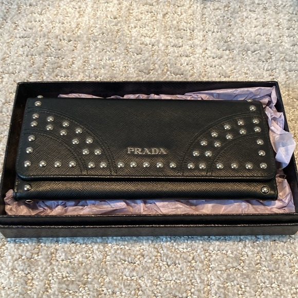 Prada Milano EUC studded long wallet Black - Picture 2 of 15